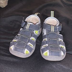 Size 7c boy toddler sandals